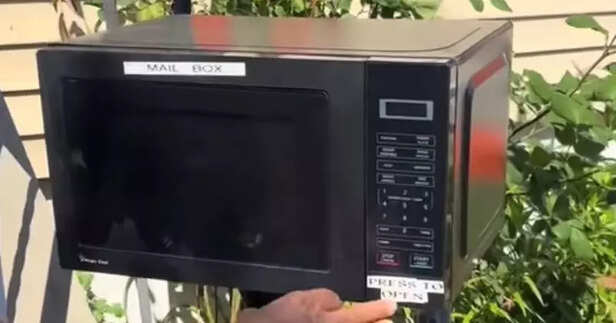 she installs the microwav