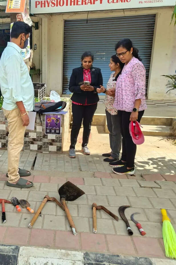 Bengaluru residents clean