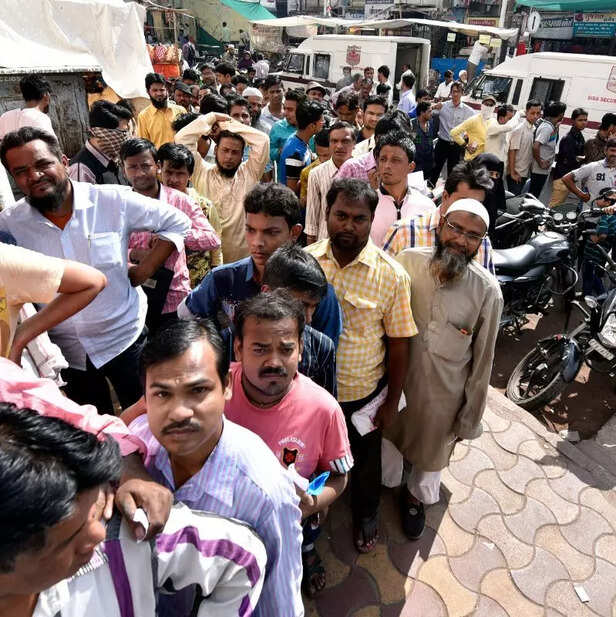 Queue to exchange money a