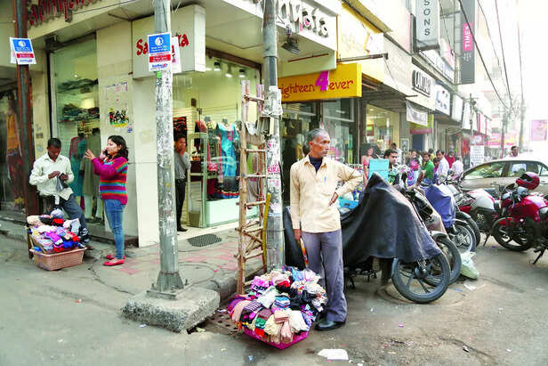 Markets in Delhi bear a d