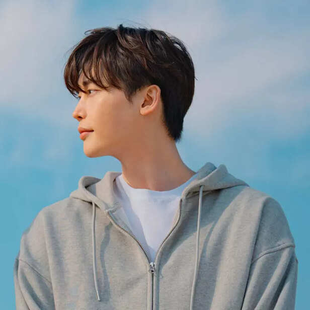 Lee Jong Suk as An Ju-hye