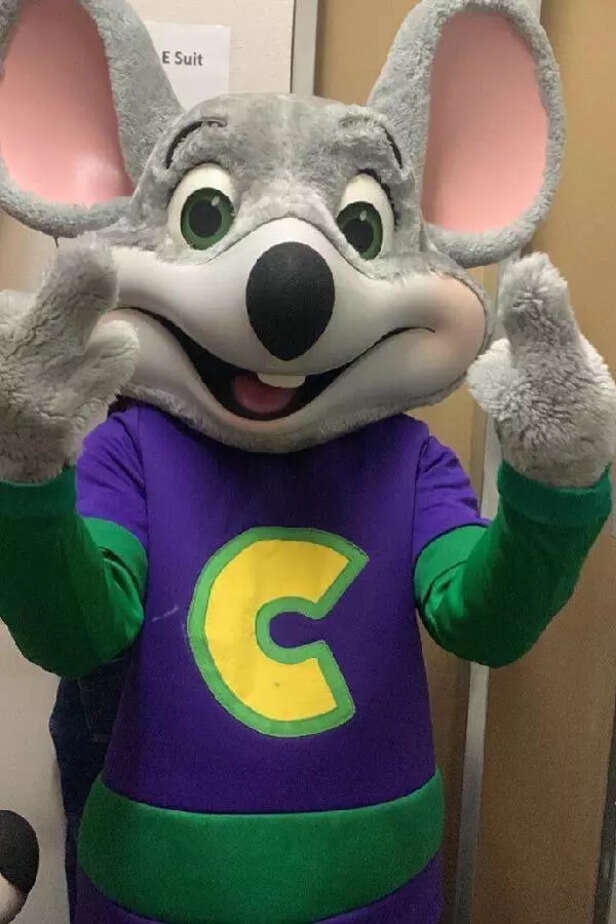 Chuck E. Cheese mascot bu